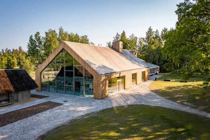 Mulgi-Elamuskeskuse-eksposistioonihoone-e-vana-tall-1