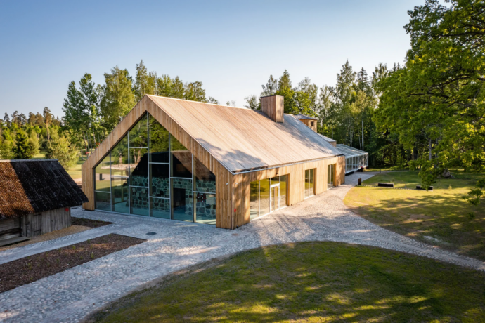 Mulgi-Elamuskeskuse-eksposistioonihoone-e-vana-tall-1